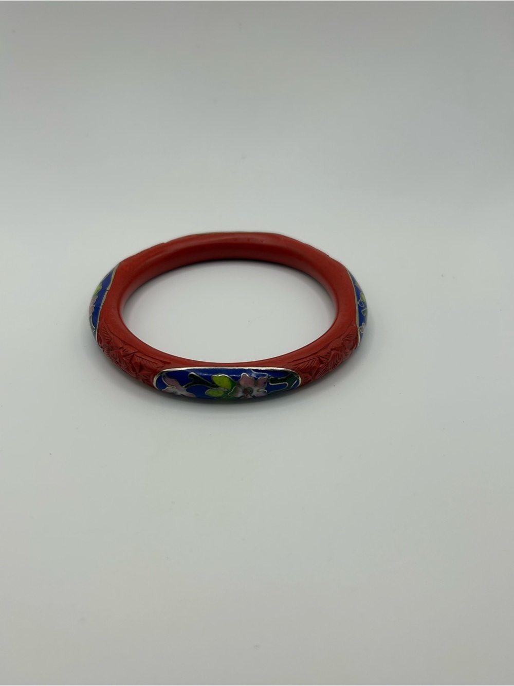 #880302-092626 Vintage chinese carved cinnabar and cloisonné bangle